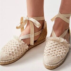 💫HP‼️💫 NIB FREE PEOPLE Vida Espadrille Wrap in Ivory, Sizes EU 37 (US 6)